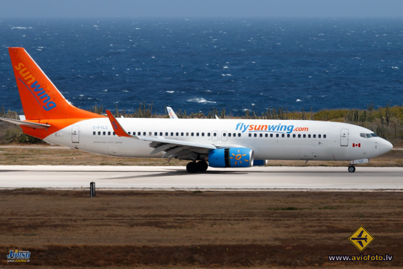 Boeing 737-8BK