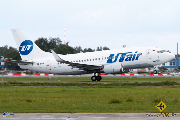 Boeing 737-524
