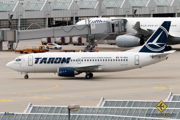 Boeing 737-38J