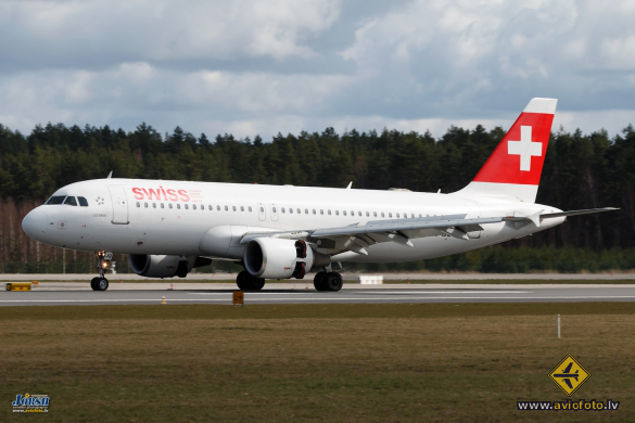 Airbus A320-214