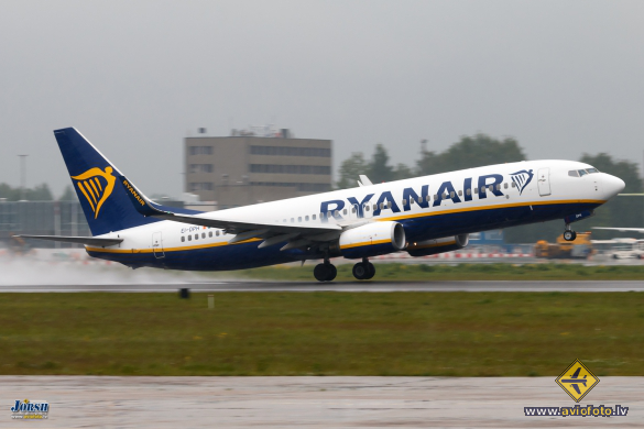Boeing 737-8AS