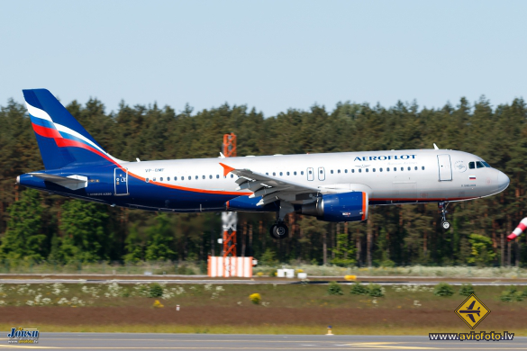 Airbus A320-214