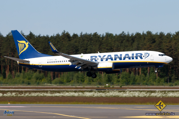 Boeing 737-8AS