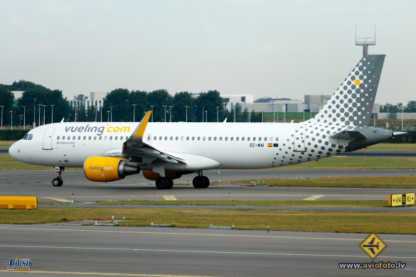 Airbus A320-214