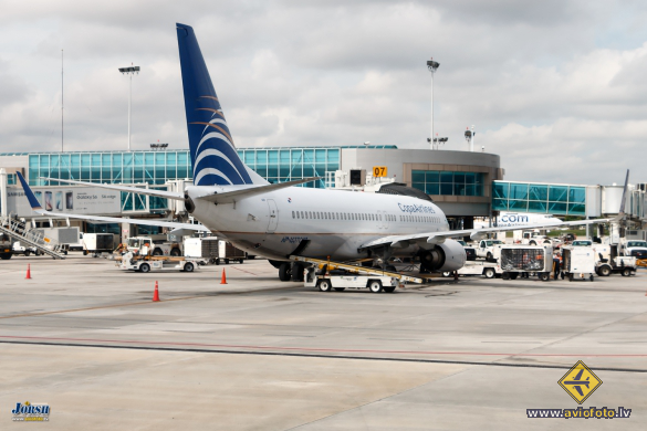 Boeing 737-8V3