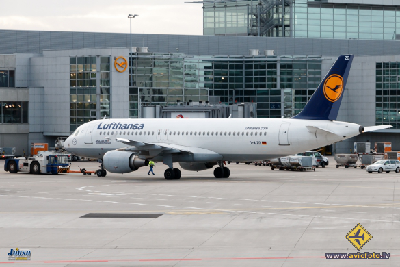 Airbus A320-214