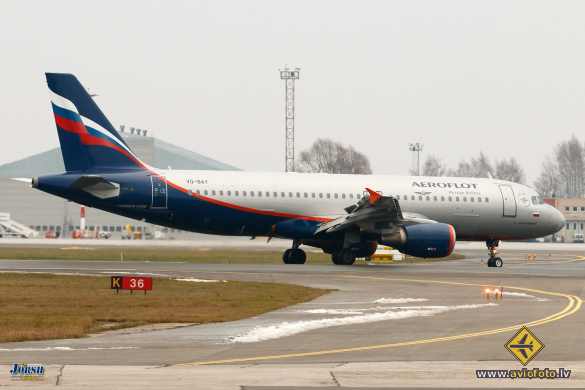 Airbus A320-214