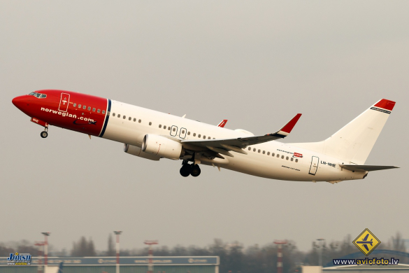 Boeing 737-8JP