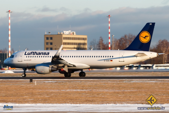 Airbus A320-214