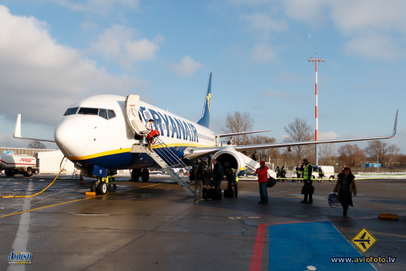 Boeing 737-8AS