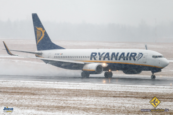 Boeing 737-8AS