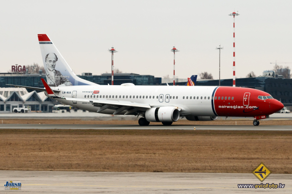 Boeing 737-8JP