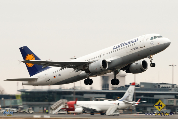 Airbus A320-211