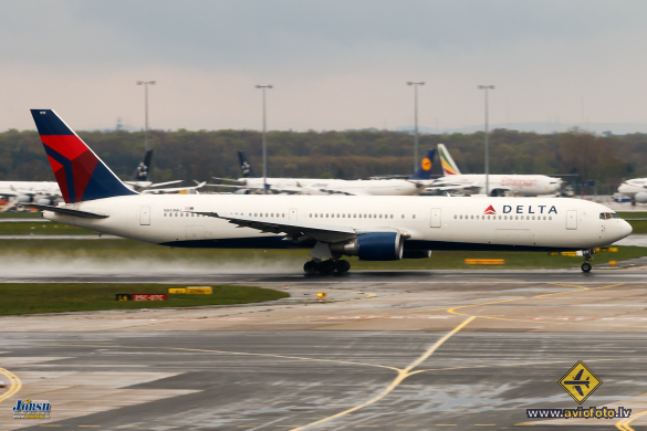 Boeing 767-432/ER