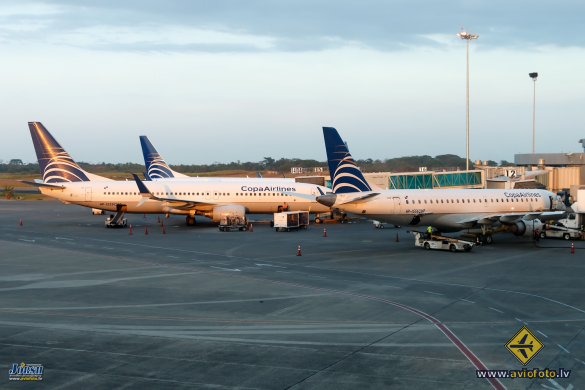 Boeing 737-8V3