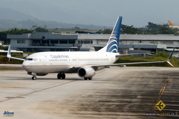 Boeing 737-8V3