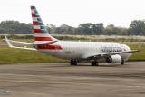 Boeing 737-823