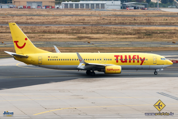 Boeing 737-8K5