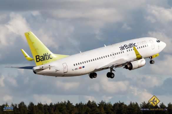 Boeing 737-36Q