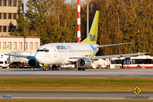 Boeing 737-522