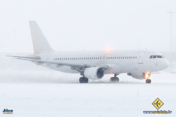 Airbus A320-214