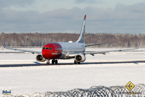 Boeing 737-8JP