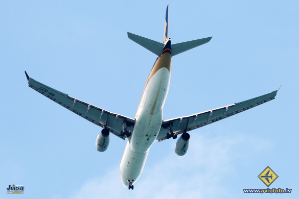 Airbus A330-343