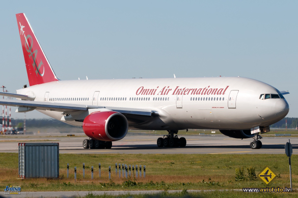 Boeing 777-2U8/ER