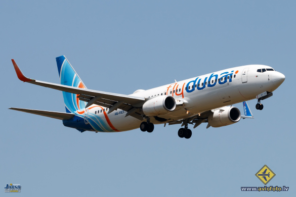 Boeing 737-8KN