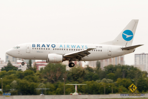 Boeing 737-505