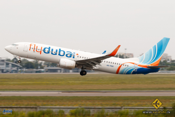 Boeing 737-8KN