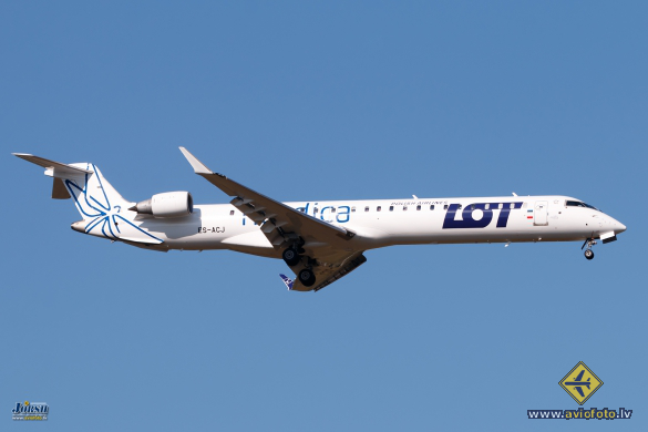 Bombardier CRJ-900LR (CL-600-2D24)