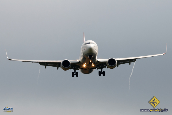 Boeing 737-8F2