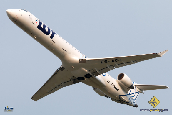 Bombardier CRJ-900LR (CL-600-2D24)