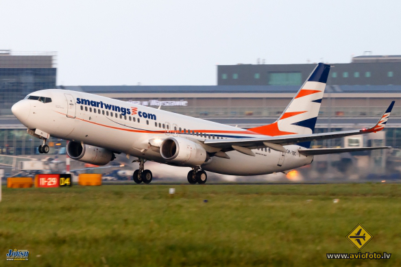 Boeing 737-8FH