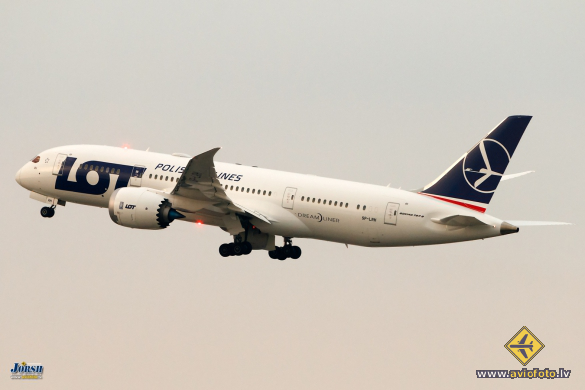 Boeing 787-8 Dreamliner