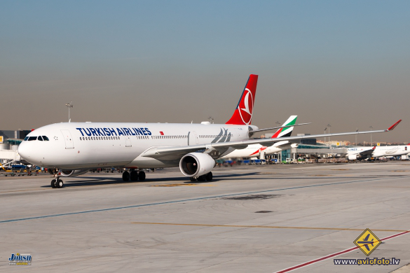 Airbus A330-303