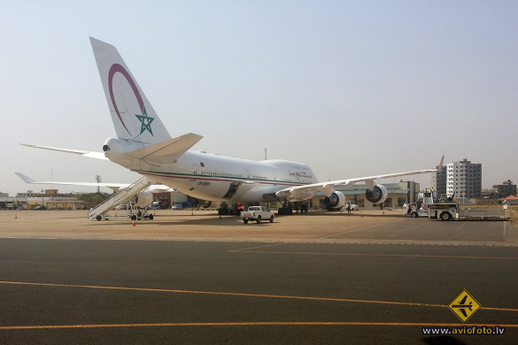 Boeing 747-48EM