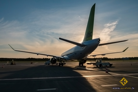 Bombardier CSeries CS300 (BD-500-1A11)