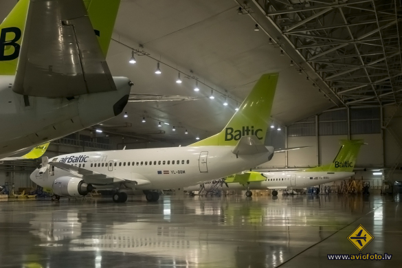 Boeing 737-522
