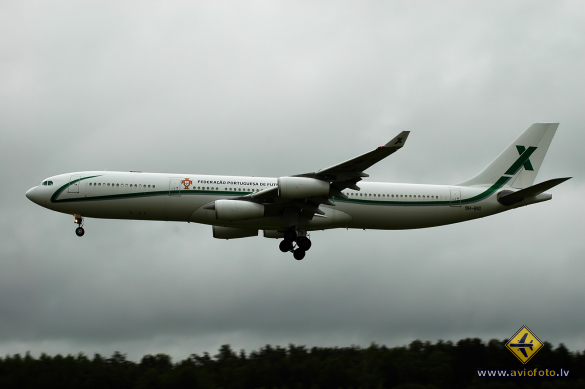 Airbus A340-313X
