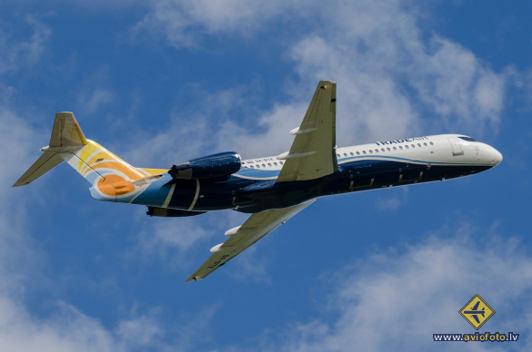 Fokker 100 (F-28-0100)