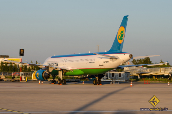 Airbus A320-214