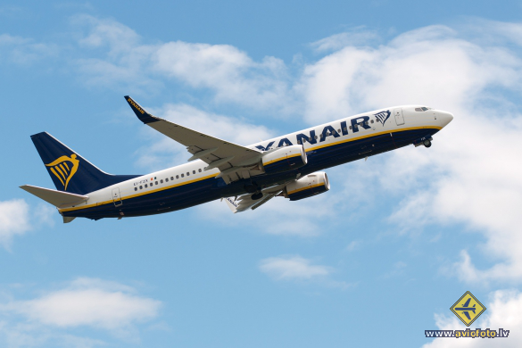 Boeing 737-8AS