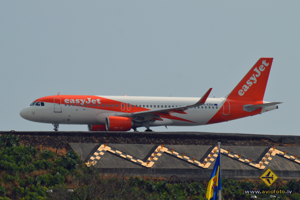 Airbus A320-214