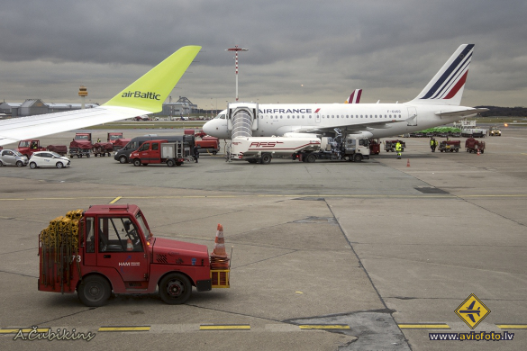 Airbus A318-111