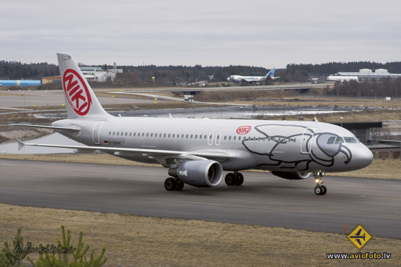 Airbus A320-214
