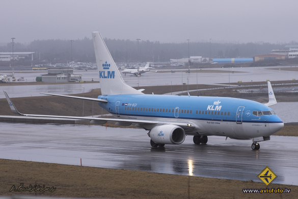 Boeing 737-7K2