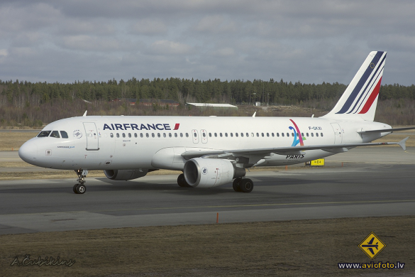 Airbus A320-214