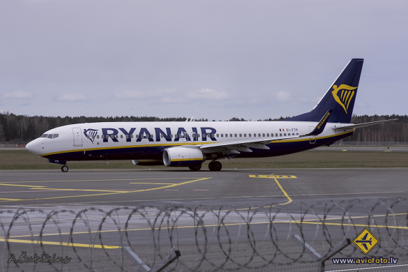 Boeing 737-8AS